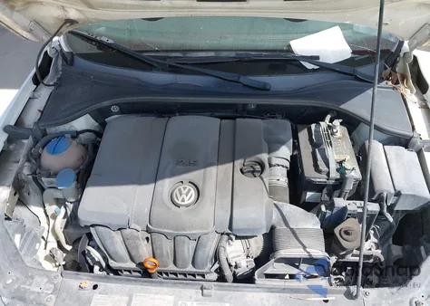 2013 Volkswagen Passat S from USA, damaged, VIN 1VWAP7A36DC060285